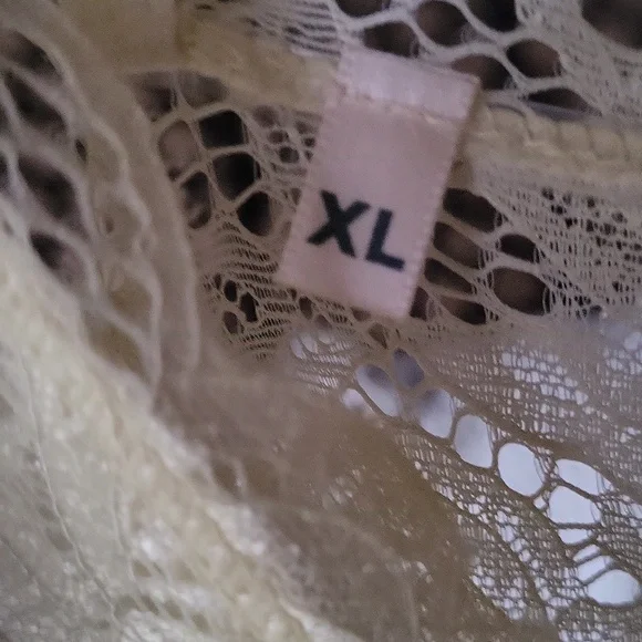 Light Yellow Long V-neck Lace Panel Nightgown - Picture 10 of 11